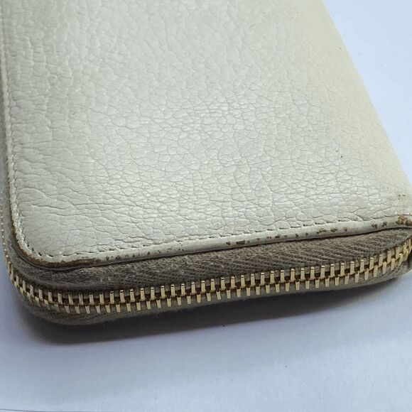 Authentic Miu Miu by Prada Ivory / Off White Leather Zip Around Wallet - Picture 6 of 10
